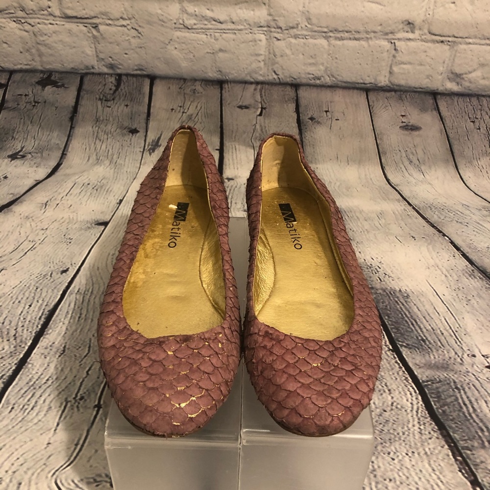 Matiko Fish Scale Print Flat Shoes